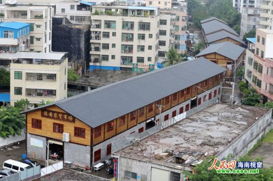 海口“最美”违建:如同火车贯穿市区规划路